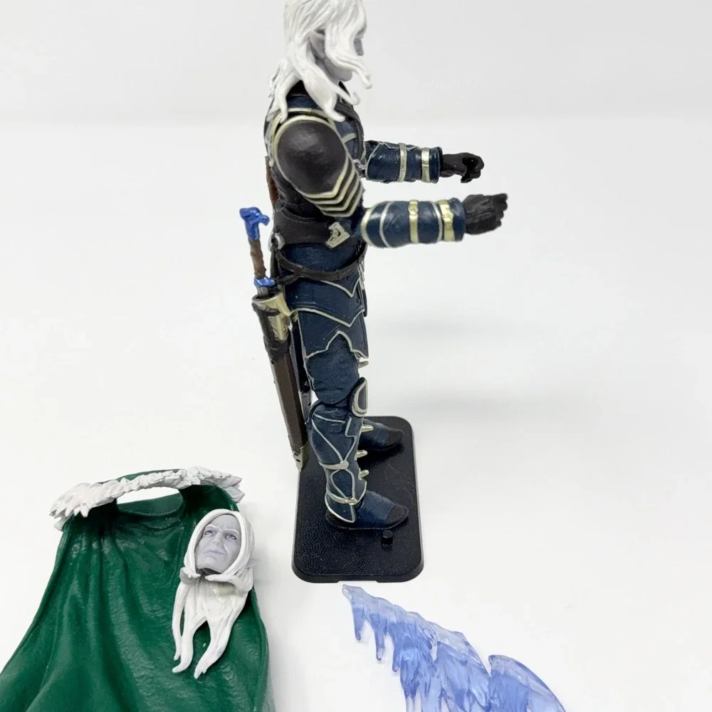 Hasbro Dungeons & Dragons Drizzt Do'Urden Action Figure & Accesories